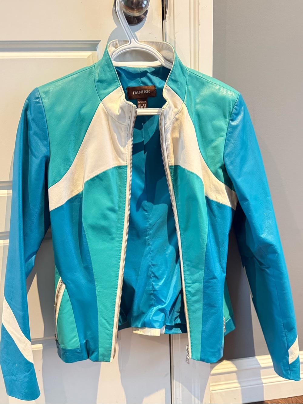 Danier Genuine Leather Teal Blue White Colourblock Moto Jacket 2XS Y2K - Picture 9 of 10